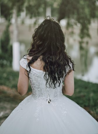 back-blurred-background-bride-752812.jpg